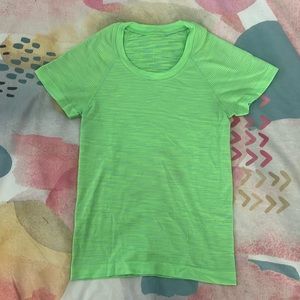 Lululemon swiftly tech!